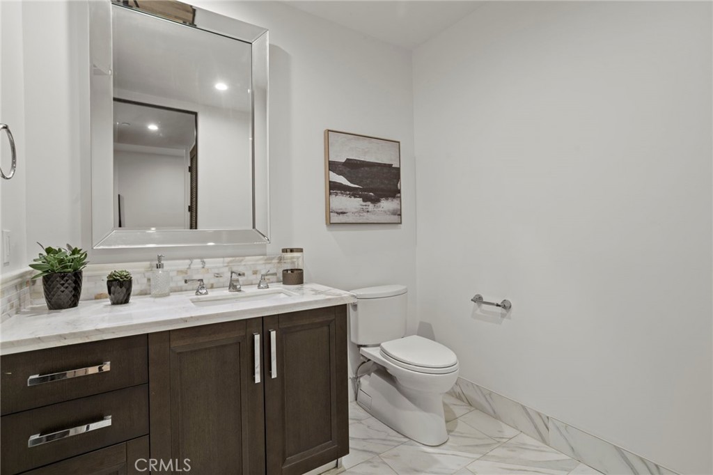 10523 Ashton Avenue, Unit 101 Los Angeles, CA 90024 - Photo 17 of 28