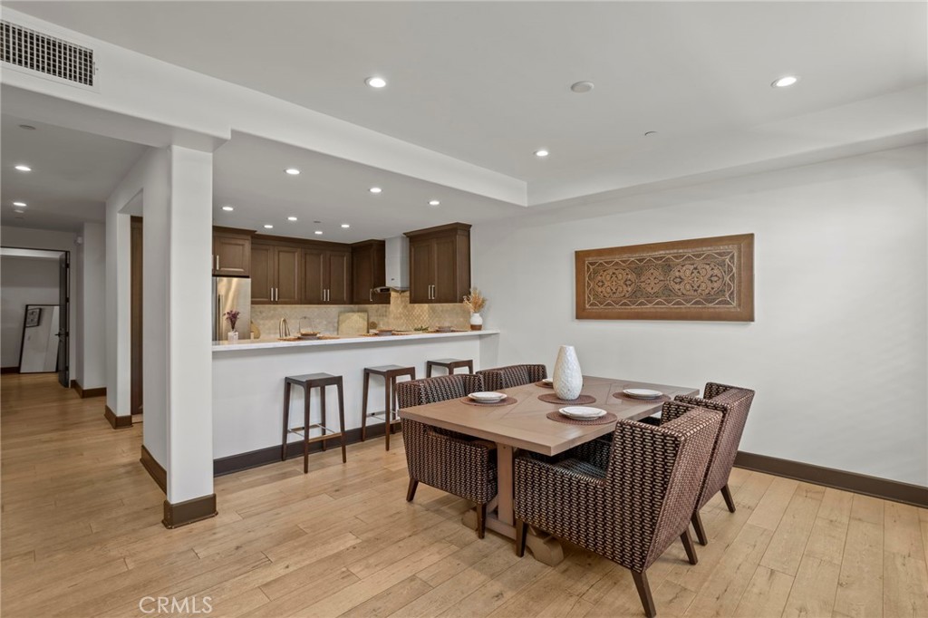 10523 Ashton Avenue, Unit 101 Los Angeles, CA 90024 - Photo 7 of 28