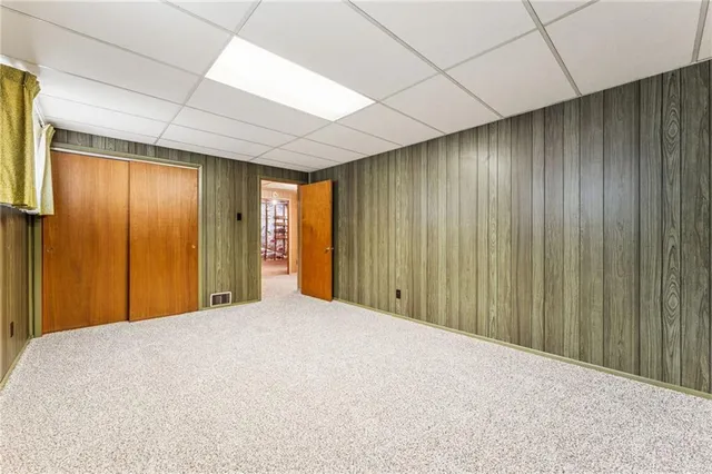 a view of a livingroom with an entryway