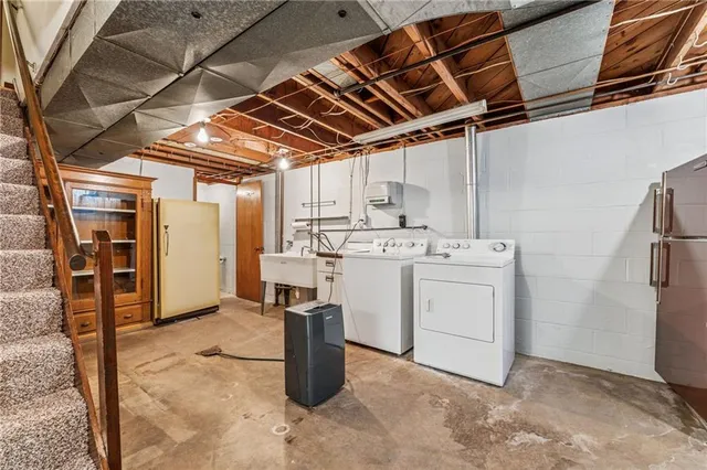 a view of a house with a outdoor space