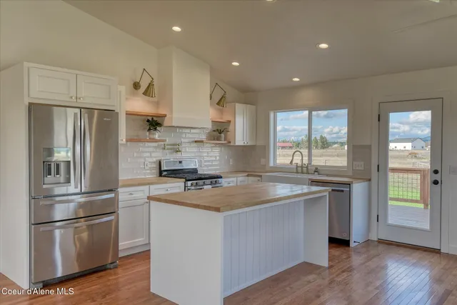 $875,000 | 1837 East Yellow Pine Avenue, Athol, ID 83801