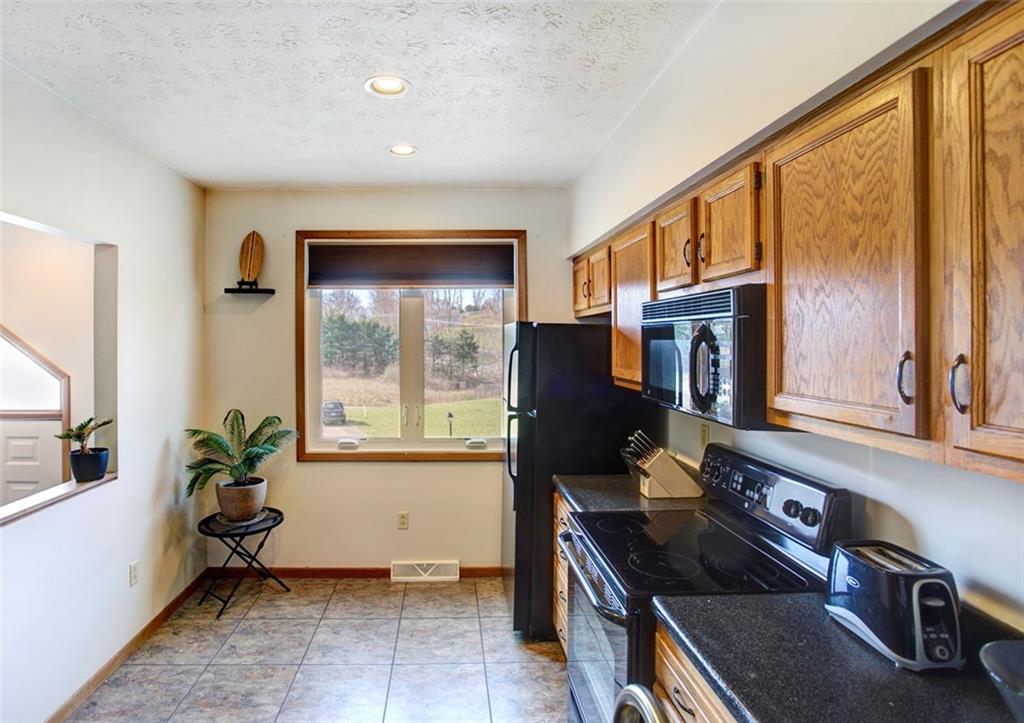 405 Spring Run Drive Monroeville, PA 15146 - Photo 6 of 24