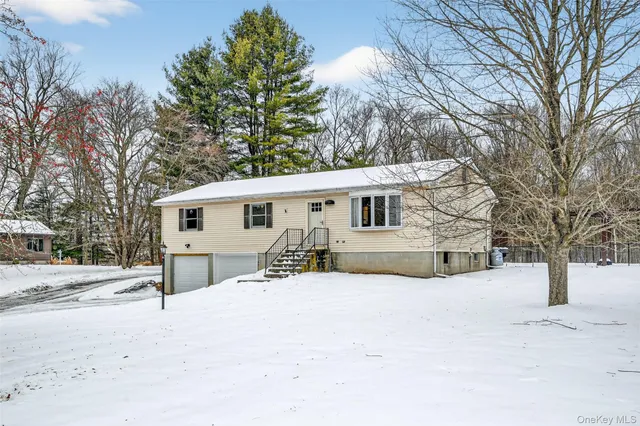 $430,000 | 917 Scotchtown Collabar Road, Middletown, NY 10941