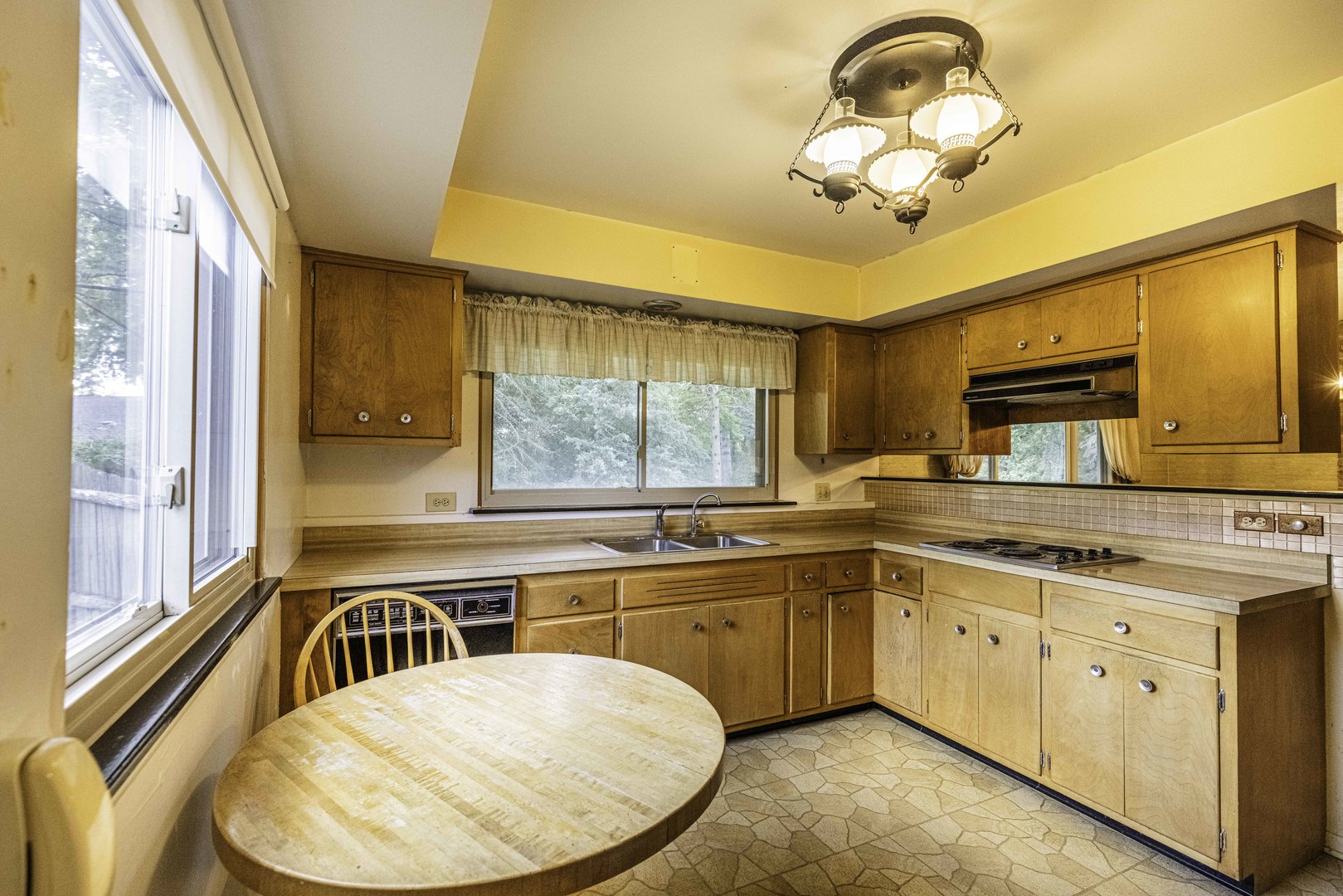 853 Cramer Court Willowbrook, IL 60527 - Photo 13 of 27