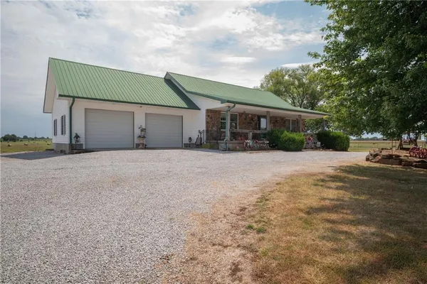 $1,350,000 | 674 North N Highway, Lamar, MO 64759