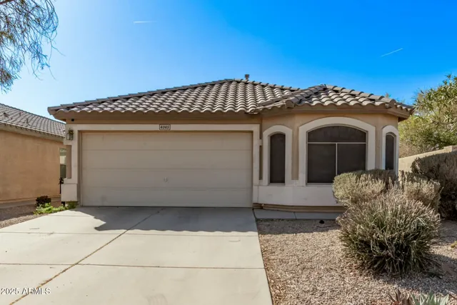 $2,400 | 4045 East Aragonite Lane, San Tan Valley, AZ 85143