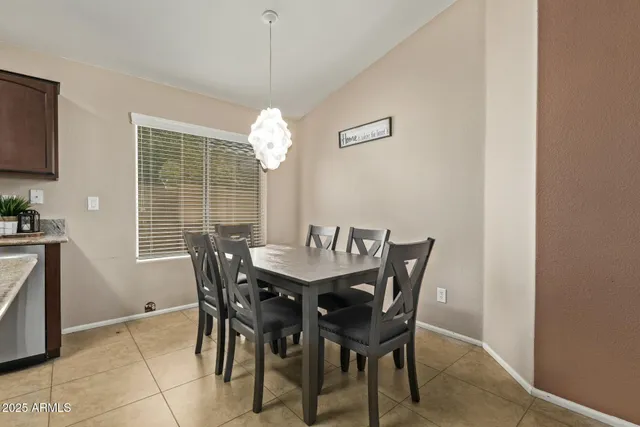 $2,400 | 4045 East Aragonite Lane, San Tan Valley, AZ 85143