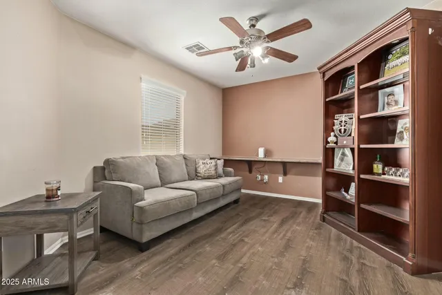 $2,400 | 4045 East Aragonite Lane, San Tan Valley, AZ 85143