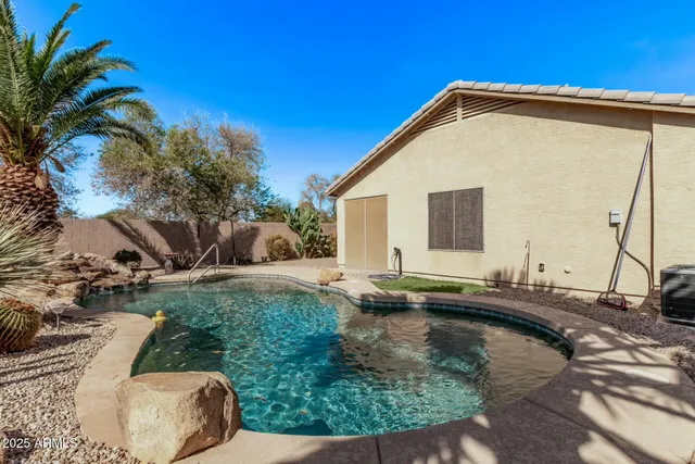 $2,400 | 4045 East Aragonite Lane, San Tan Valley, AZ 85143