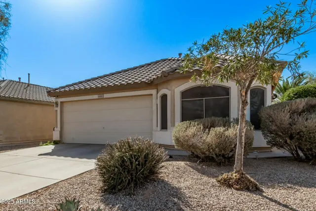 $2,400 | 4045 East Aragonite Lane, San Tan Valley, AZ 85143