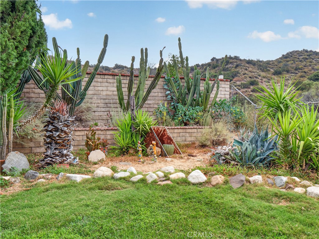31202 Quail Valley Road Castaic, CA 91384 - Photo 15 of 25