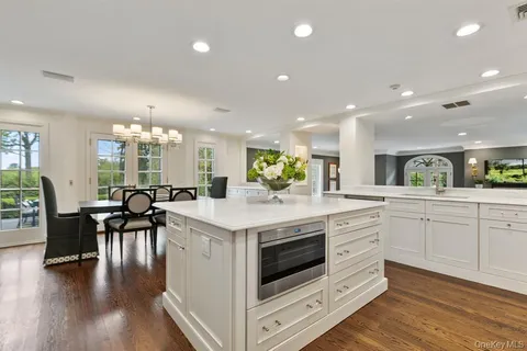 $5,995,000 | 8 Boxwood Lane, Rye, NY 10580