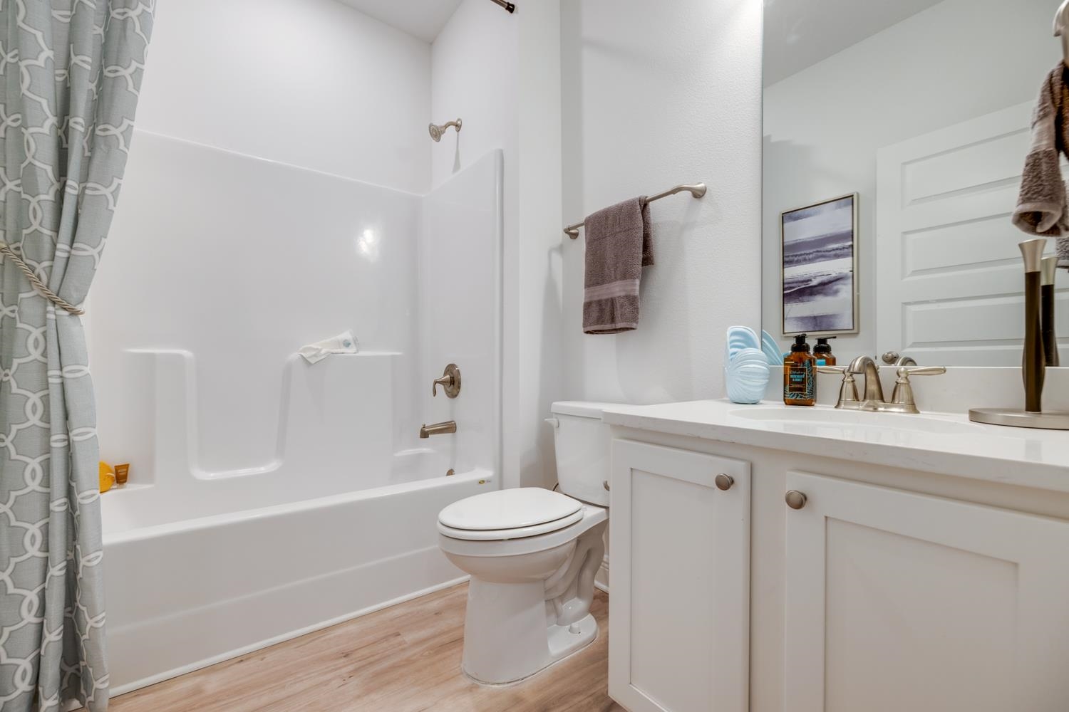 6073 Rutherford Loop Pensacola, FL 32526 - Photo 11 of 16 photos are of similar, but not actual home