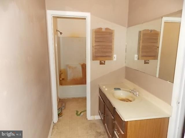 8579 Hood Road Westover, MD 21871 - Photo 8 of 16 Master Bathroom