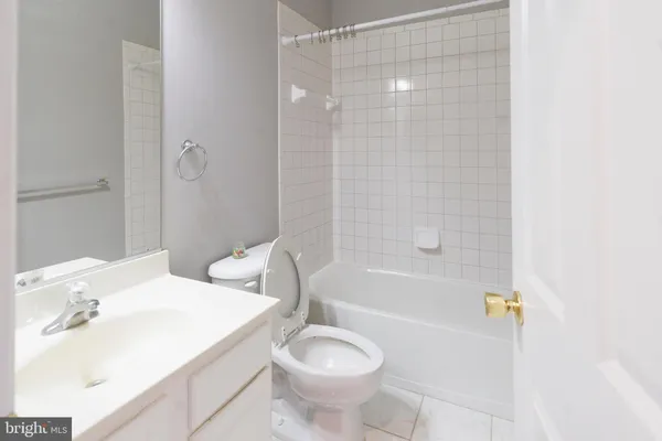 $2,900 | 4281 South Capitol Street Southwest, Washington, DC 20032