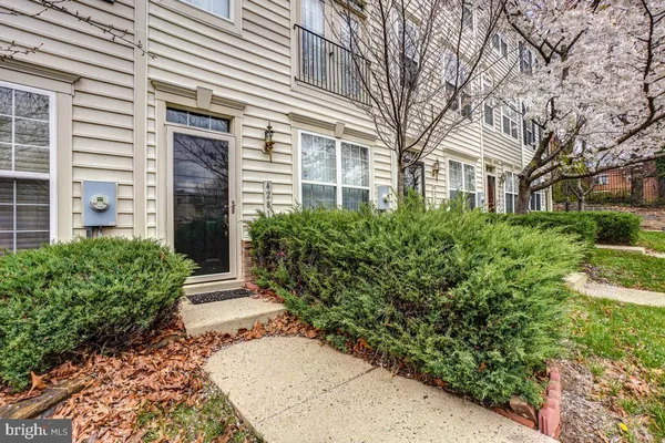 $2,900 | 4281 South Capitol Street Southwest, Washington, DC 20032