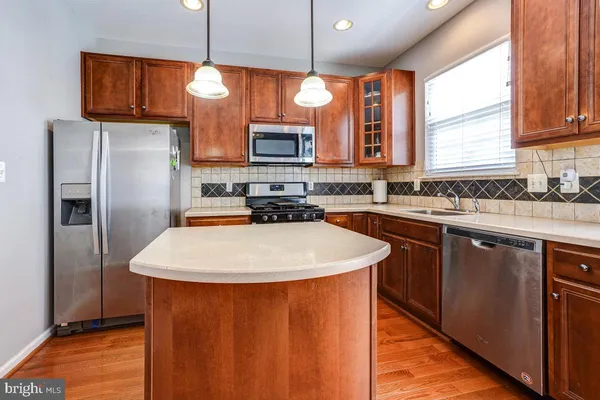 $2,900 | 4281 South Capitol Street Southwest, Washington, DC 20032