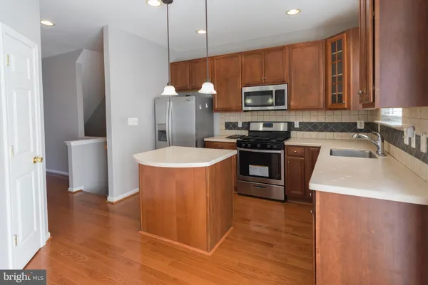 $2,900 | 4281 South Capitol Street Southwest, Washington, DC 20032