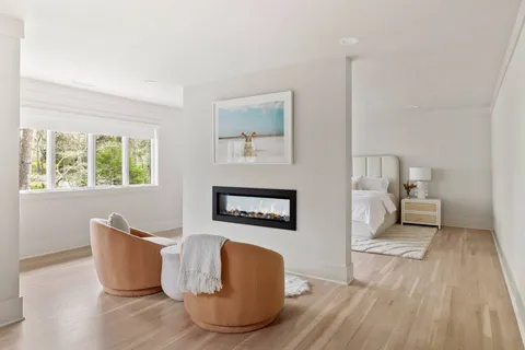 $3,495,000 | 25 White Oak Lane, Southampton, NY 11968
