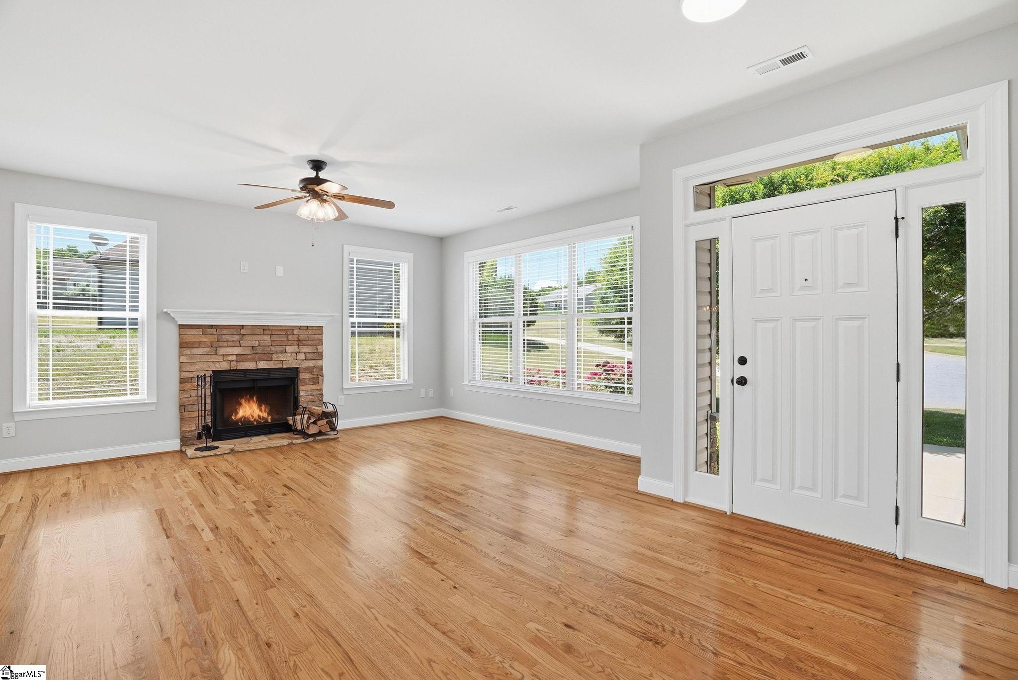 44 CrossLand Way Greer, SC 29651 - Photo 3 of 38