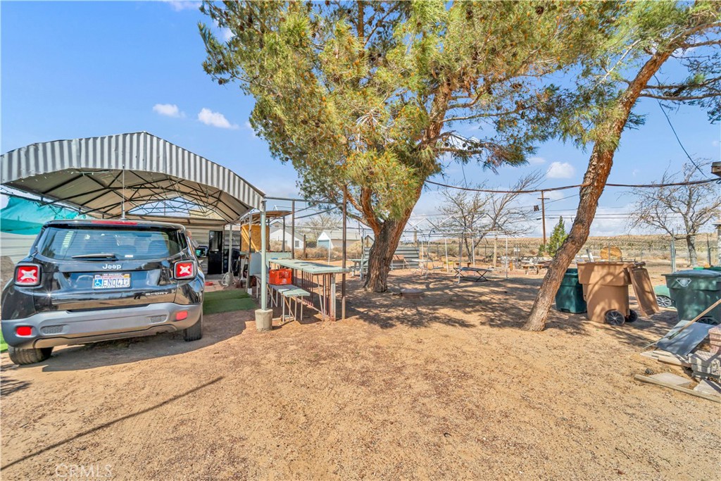 26447 Twenty Mule Team Road Boron, CA 93516 - Photo 25 of 61 a view of parking area