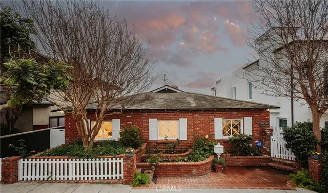 $5,995,000 | 216 Poppy Avenue, Corona del Mar, CA 92625