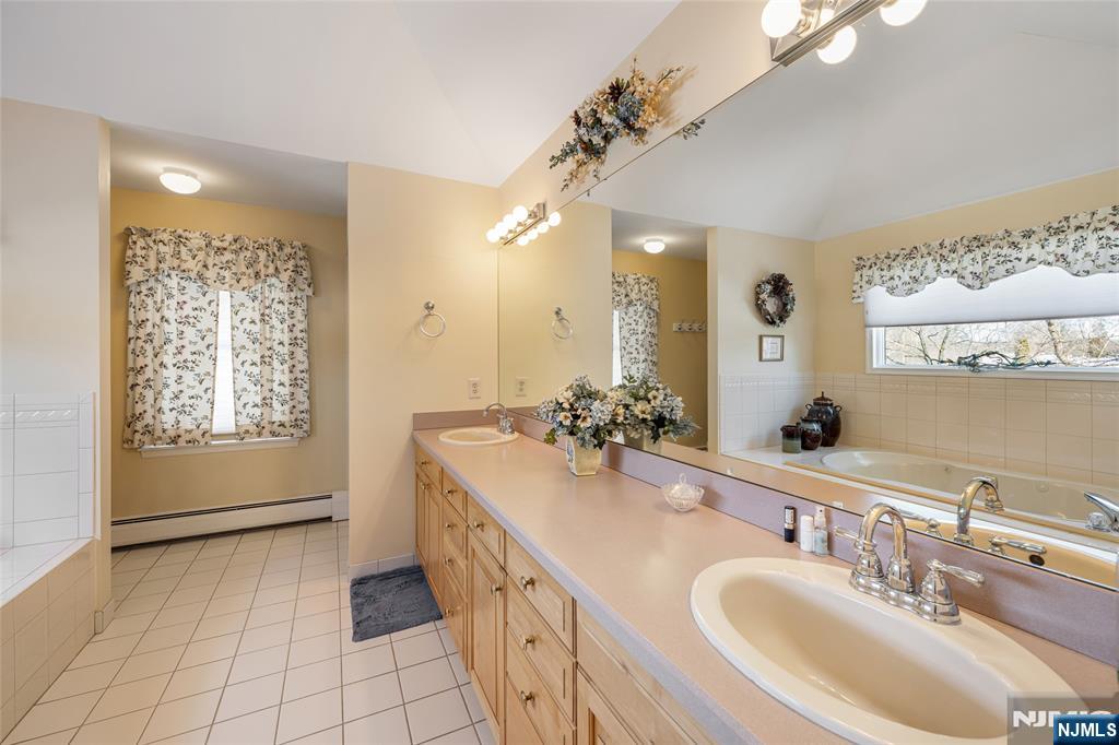 12 Catherine Terrace Park Ridge, NJ 07656 - Photo 12 of 19