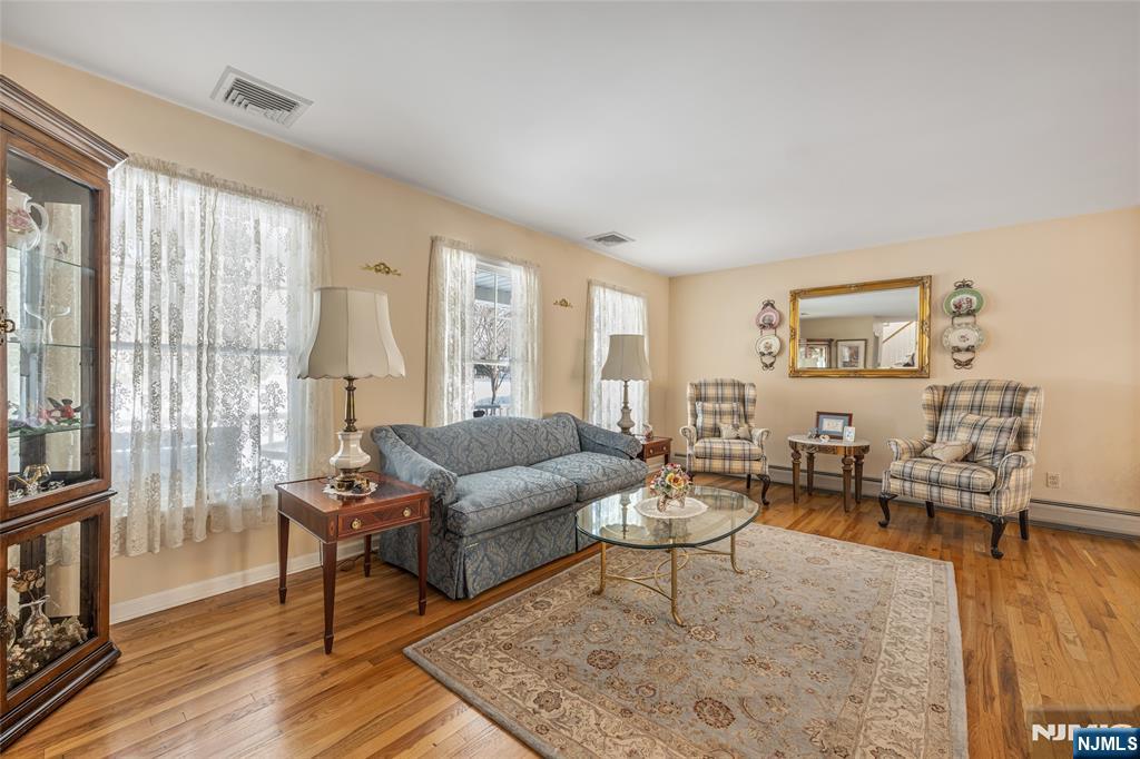 12 Catherine Terrace Park Ridge, NJ 07656 - Photo 4 of 19