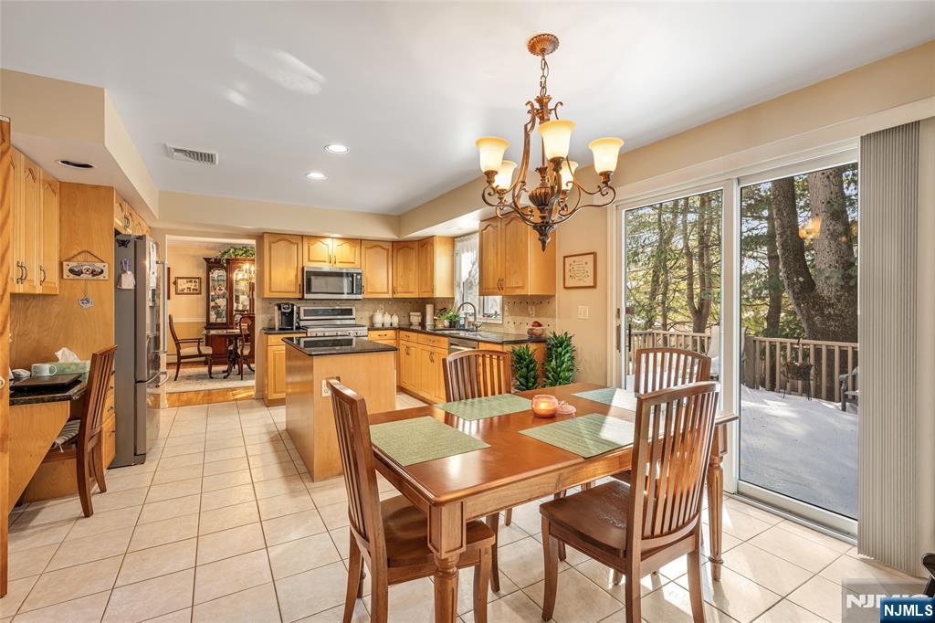 12 Catherine Terrace Park Ridge, NJ 07656 - Photo 7 of 19