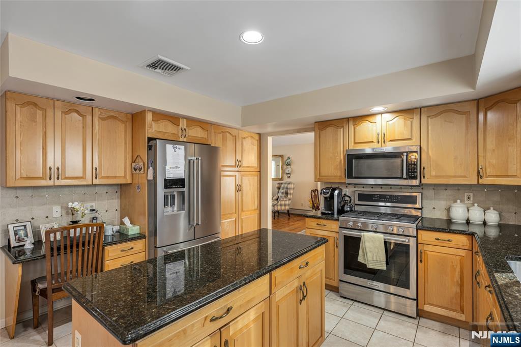 12 Catherine Terrace Park Ridge, NJ 07656 - Photo 8 of 19