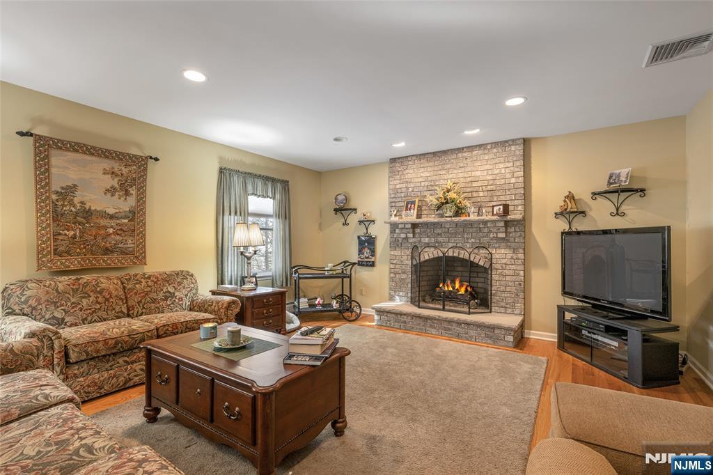 12 Catherine Terrace Park Ridge, NJ 07656 - Photo 10 of 19