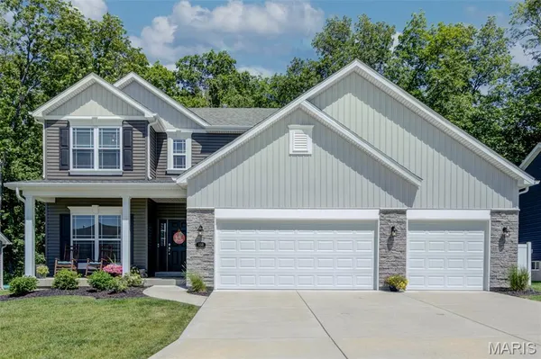 $425,000 | 588 Lakewood Drive, Moscow Mills, MO 63362