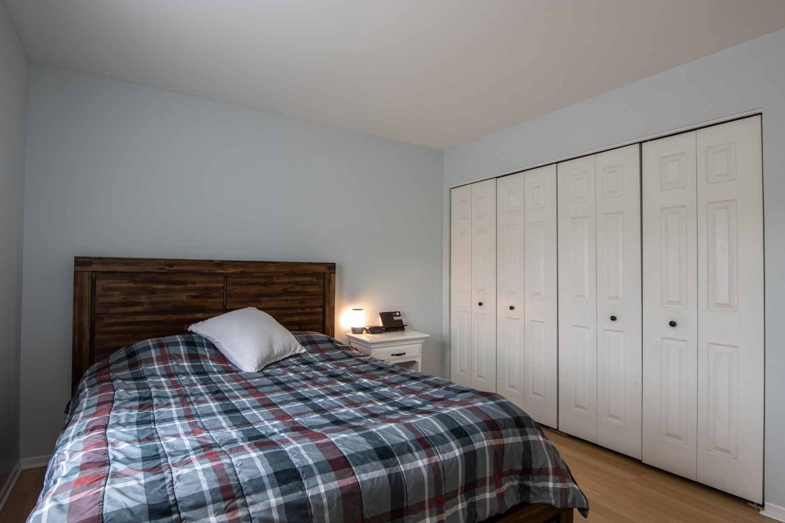 619 Chatham Circle Algonquin, IL 60102 - Photo 26 of 37 a bedroom with a bed and a closet