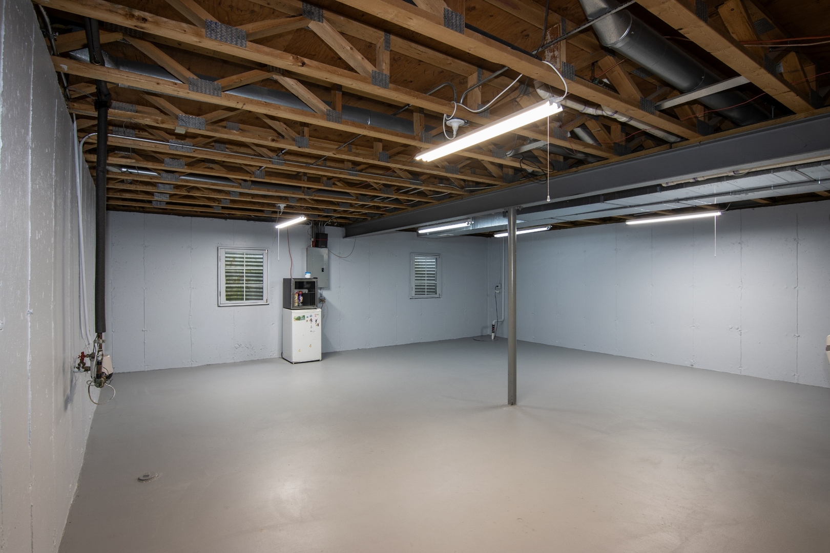 619 Chatham Circle Algonquin, IL 60102 - Photo 30 of 37 a view of an empty room with windows