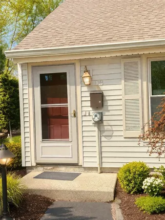 $279,999 | 565 Smithfield Road, Unit D8, North Providence, RI 02904
