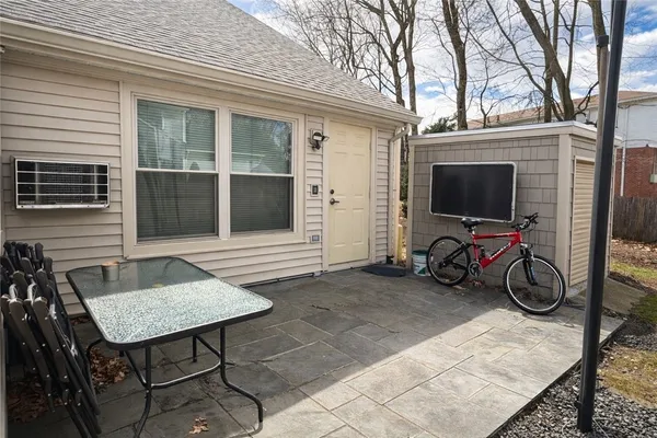 $279,999 | 565 Smithfield Road, Unit D8, North Providence, RI 02904