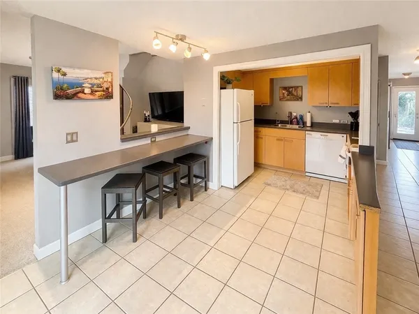 $279,999 | 565 Smithfield Road, Unit D8, North Providence, RI 02904
