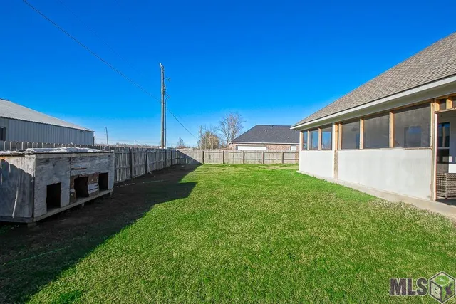 $374,900 | 1522 Lamotte Lane, Port Allen, LA 70767