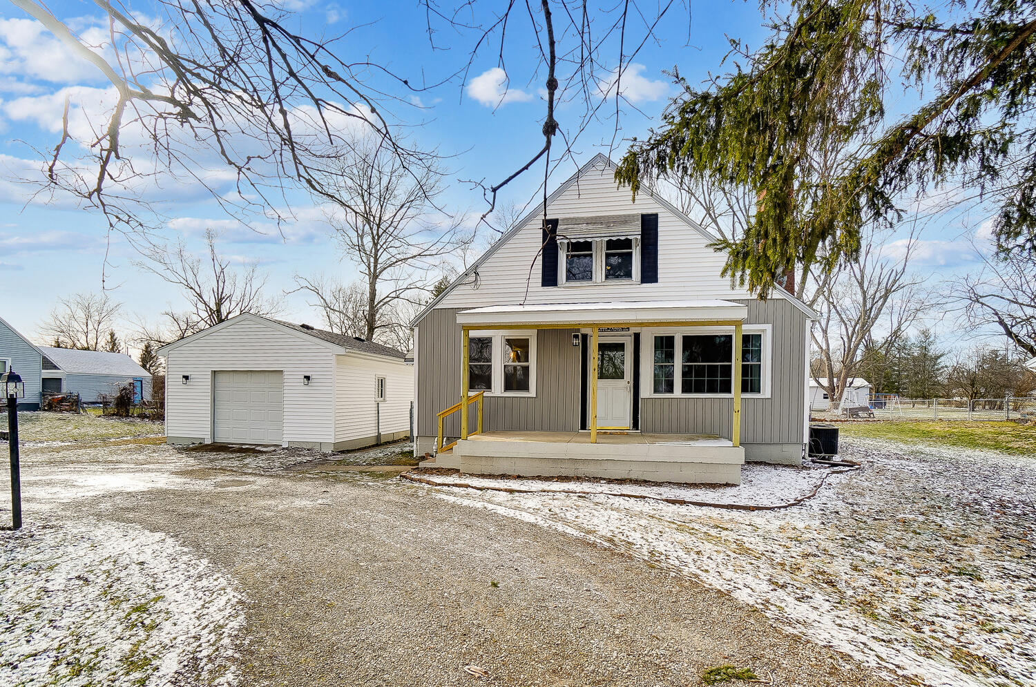 2647 Troy Road Springfield, OH 45504 - Photo 2 of 41