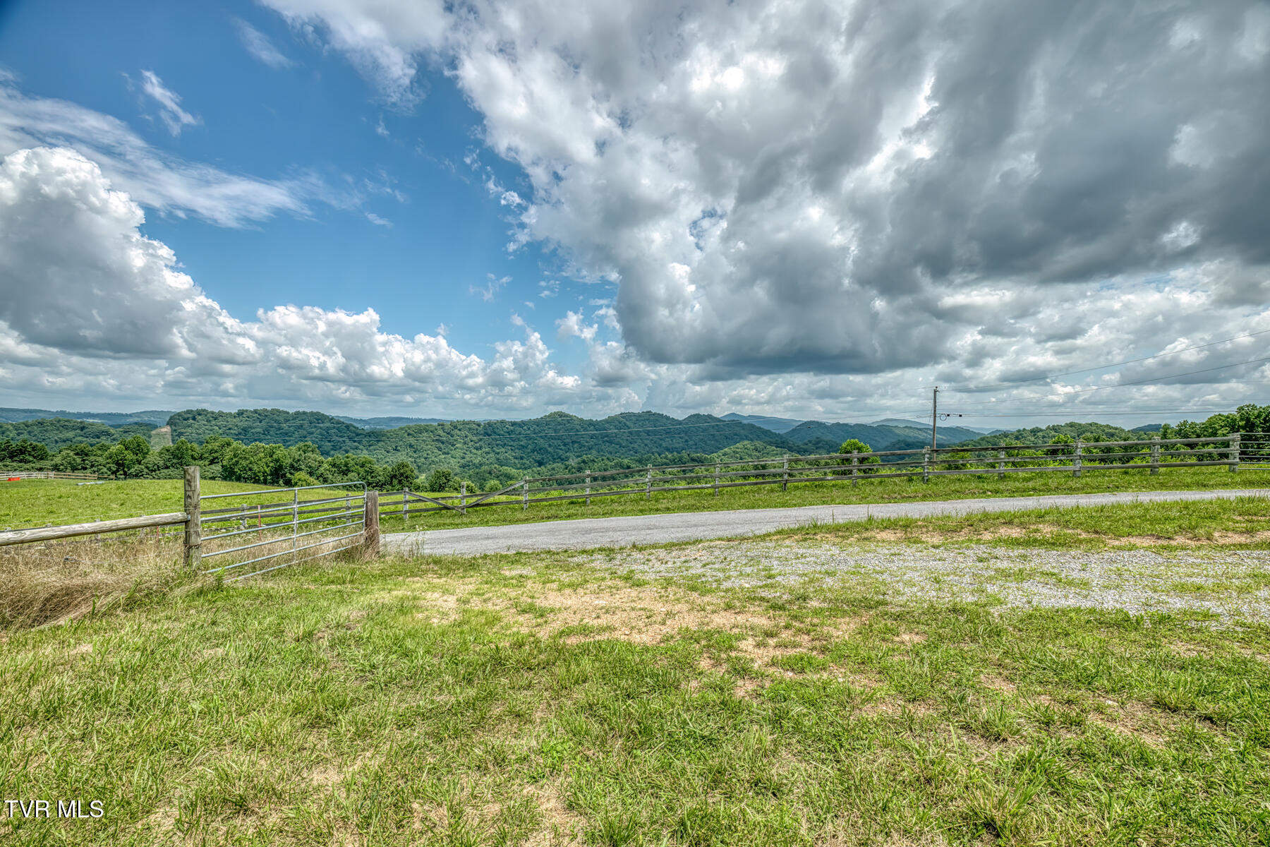 2083 Bundren Mountain Road Tazewell, TN 37879 - Photo 1 of 42 2083 Bundren Mountain Rd-18