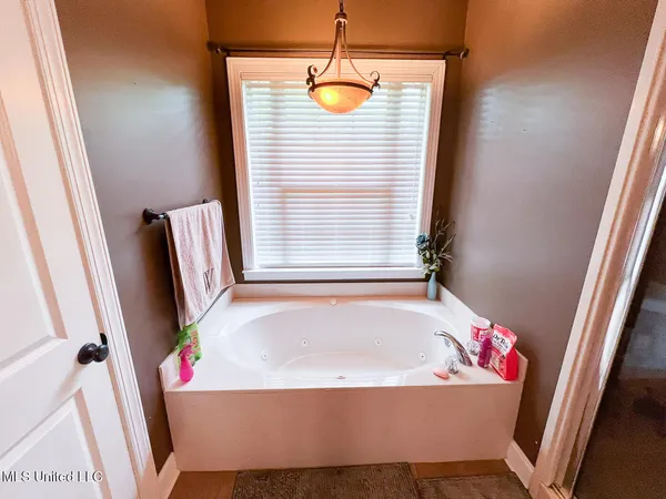 $584,500 | 7401 Michael Drive, Hernando, MS 38632