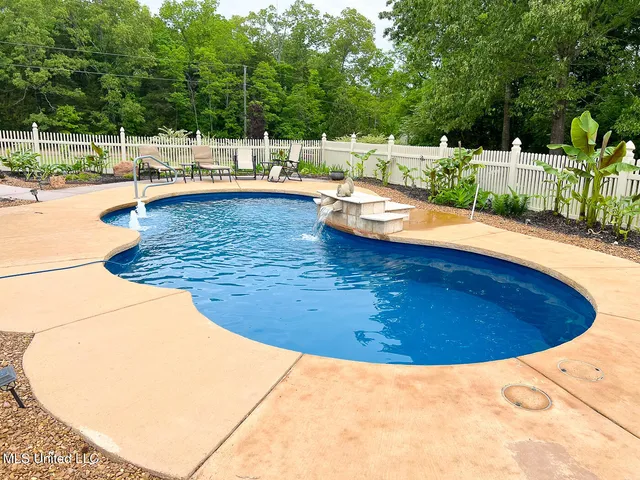 $584,500 | 7401 Michael Drive, Hernando, MS 38632