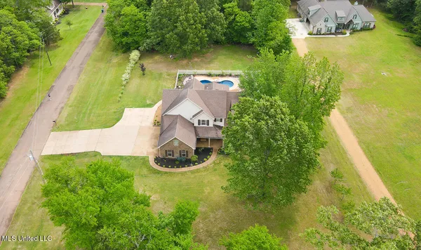 $584,500 | 7401 Michael Drive, Hernando, MS 38632