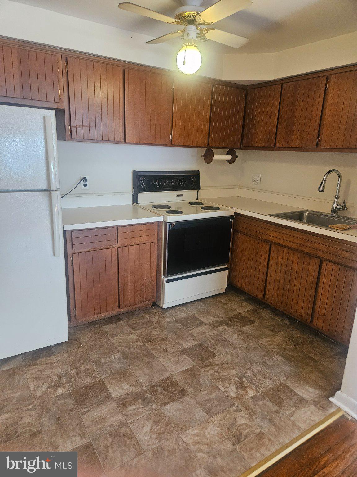 107 Rutgers Avenue, Unit F2 Swarthmore, PA 19081 - Photo 5 of 16 Kitchen