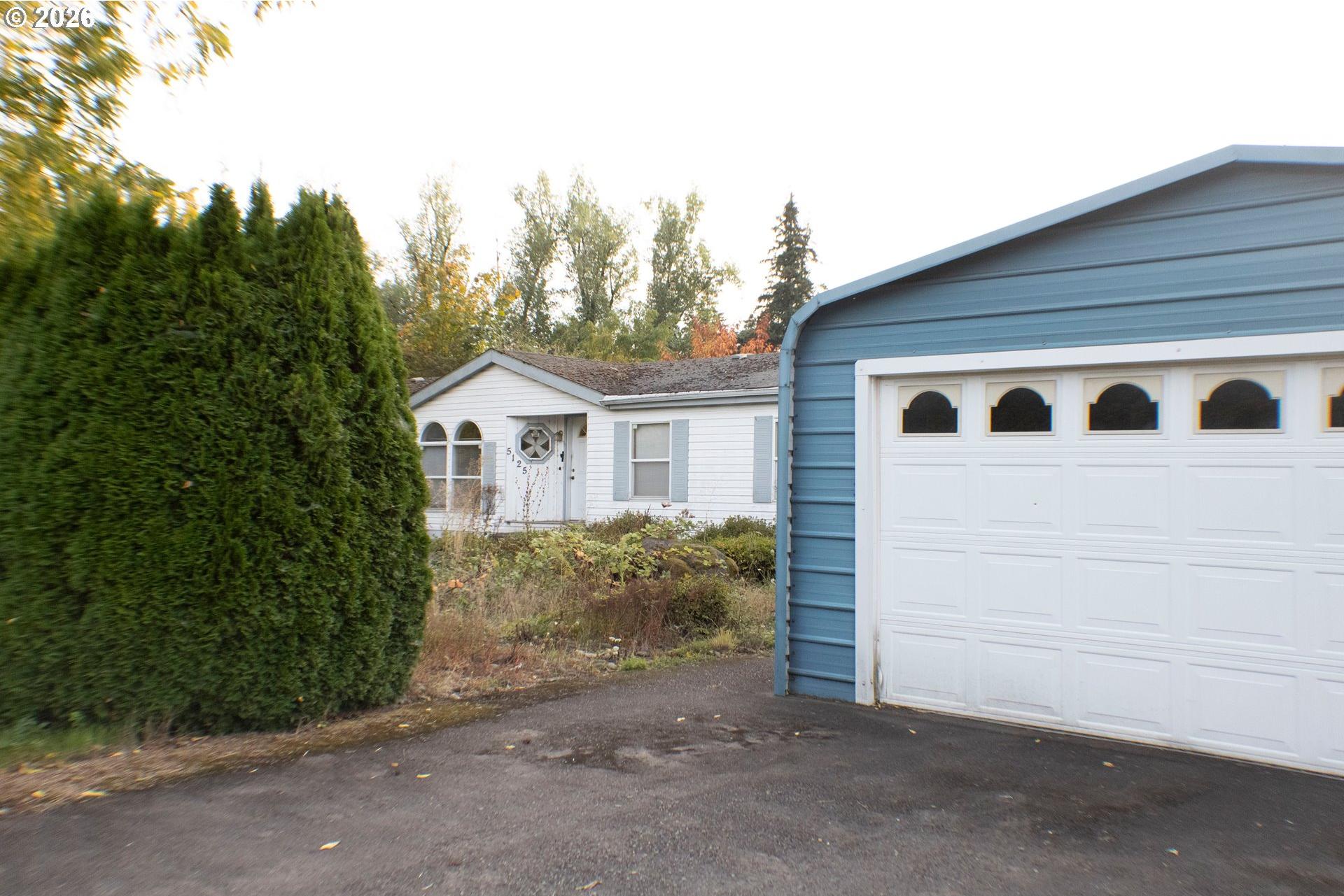 5125 Southeast Jenne Road Portland, OR 97236 - Photo 2 of 16 Gallery Image 2