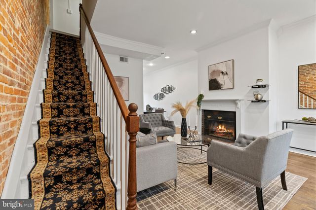 $935,000 | 611 10th Street Northeast, Washington, DC 20002