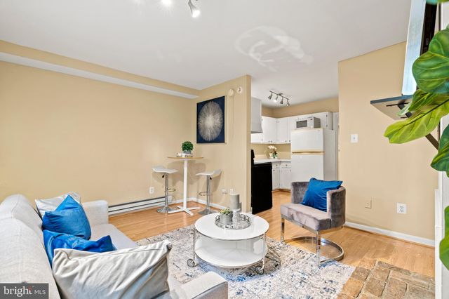 $935,000 | 611 10th Street Northeast, Washington, DC 20002