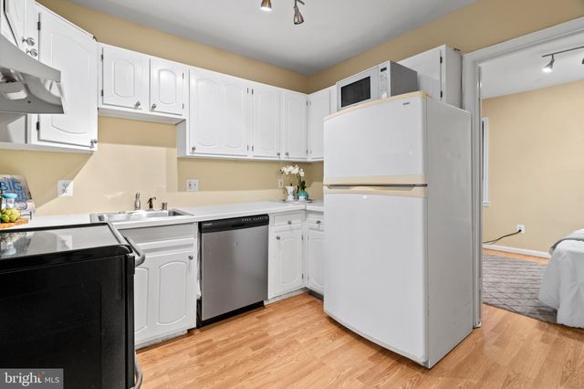 $935,000 | 611 10th Street Northeast, Washington, DC 20002