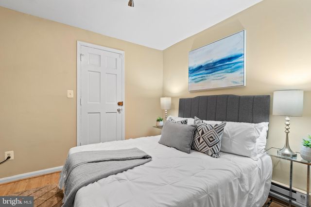 $935,000 | 611 10th Street Northeast, Washington, DC 20002