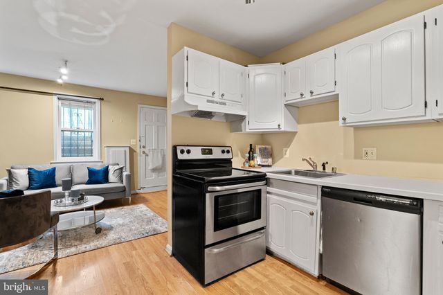 $935,000 | 611 10th Street Northeast, Washington, DC 20002